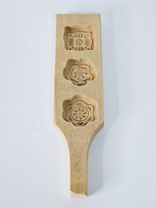 Wooden biscuit/ cookie shaper - أداة تشكيل كيك خشبية